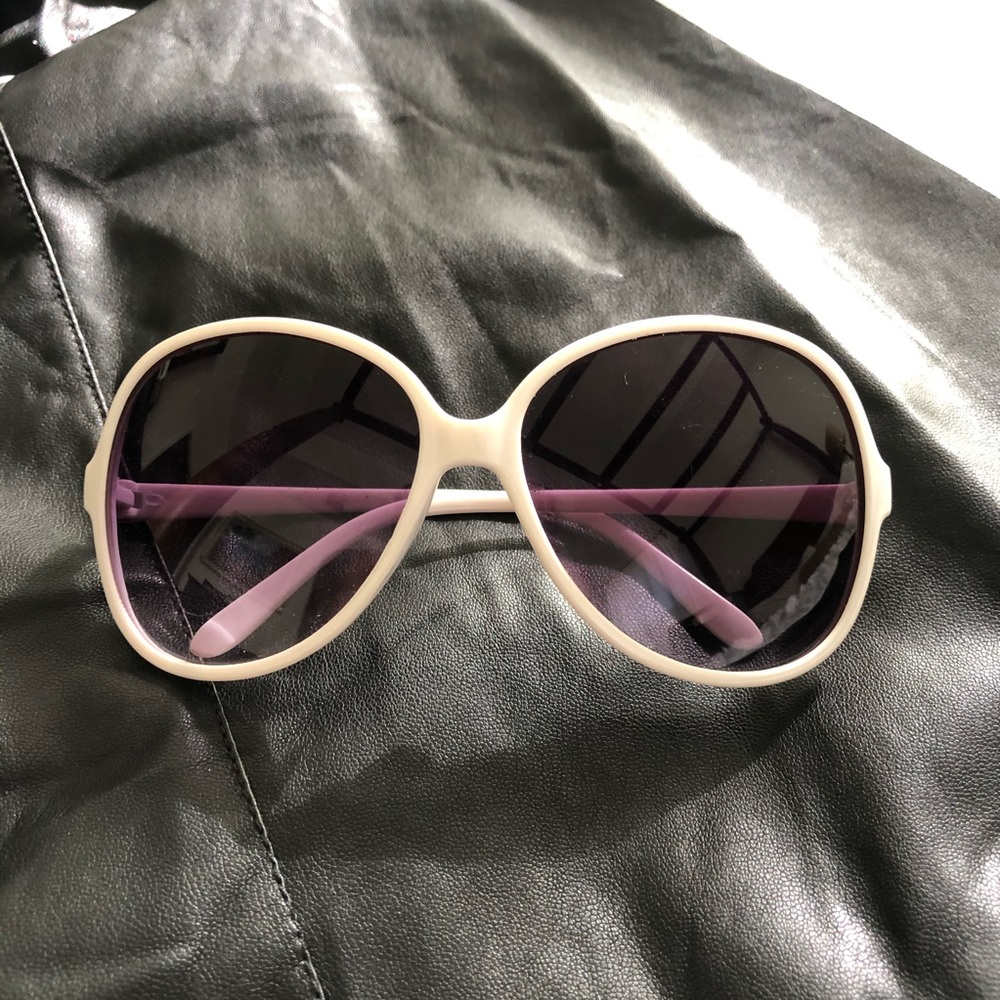 Sunglasses Shades w Purple Tint